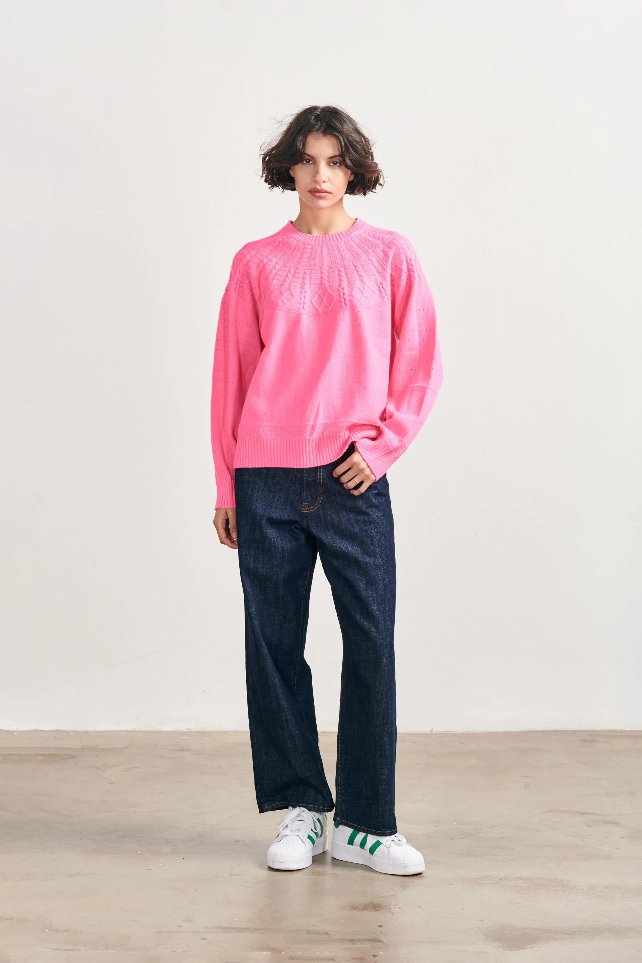 Cashmere Big Cable Crew in Neon Pink