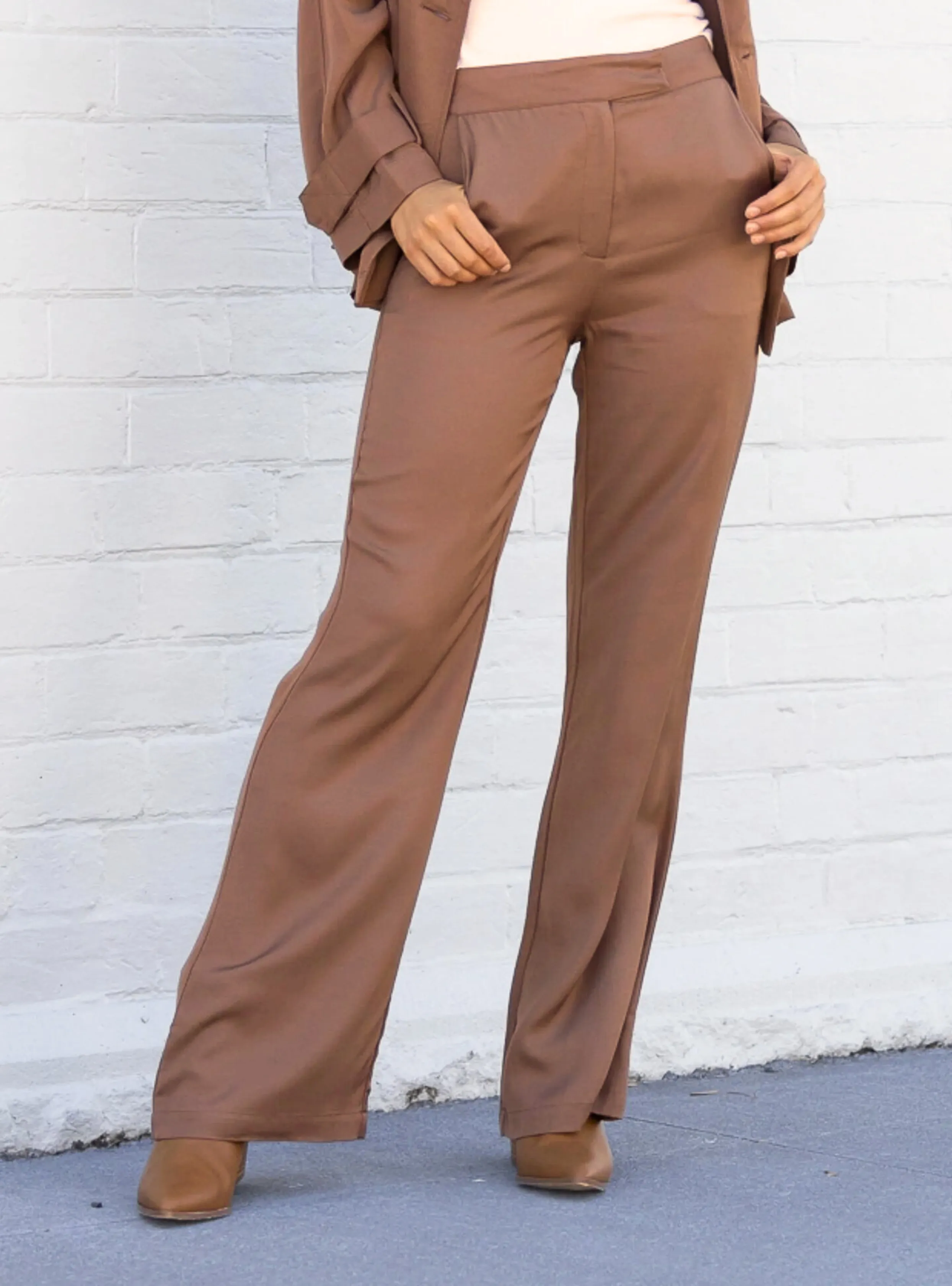 ONE AND ONLY HIGH WAISTED FLARED PANT - Mocha