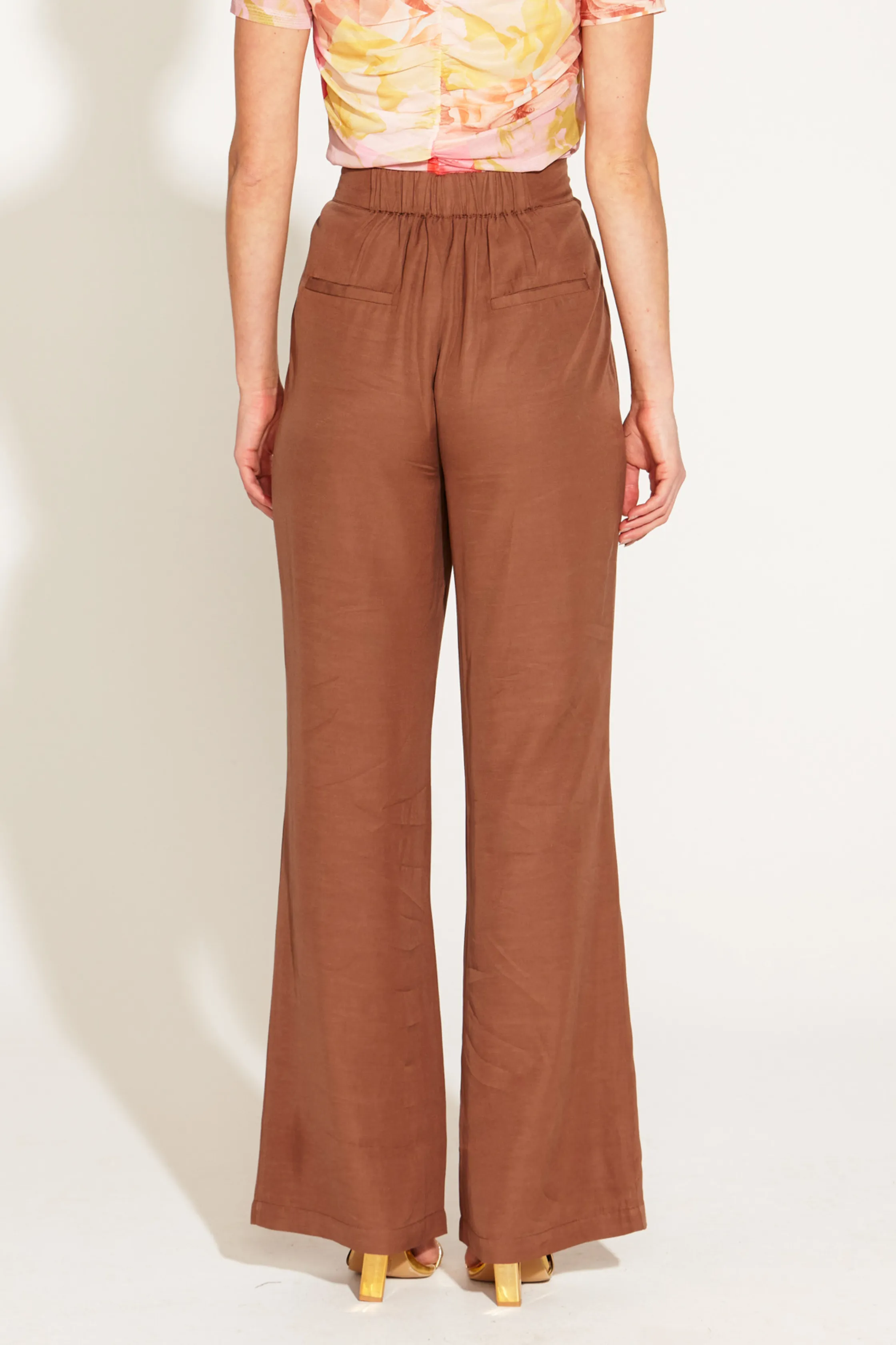 ONE AND ONLY HIGH WAISTED FLARED PANT - Mocha