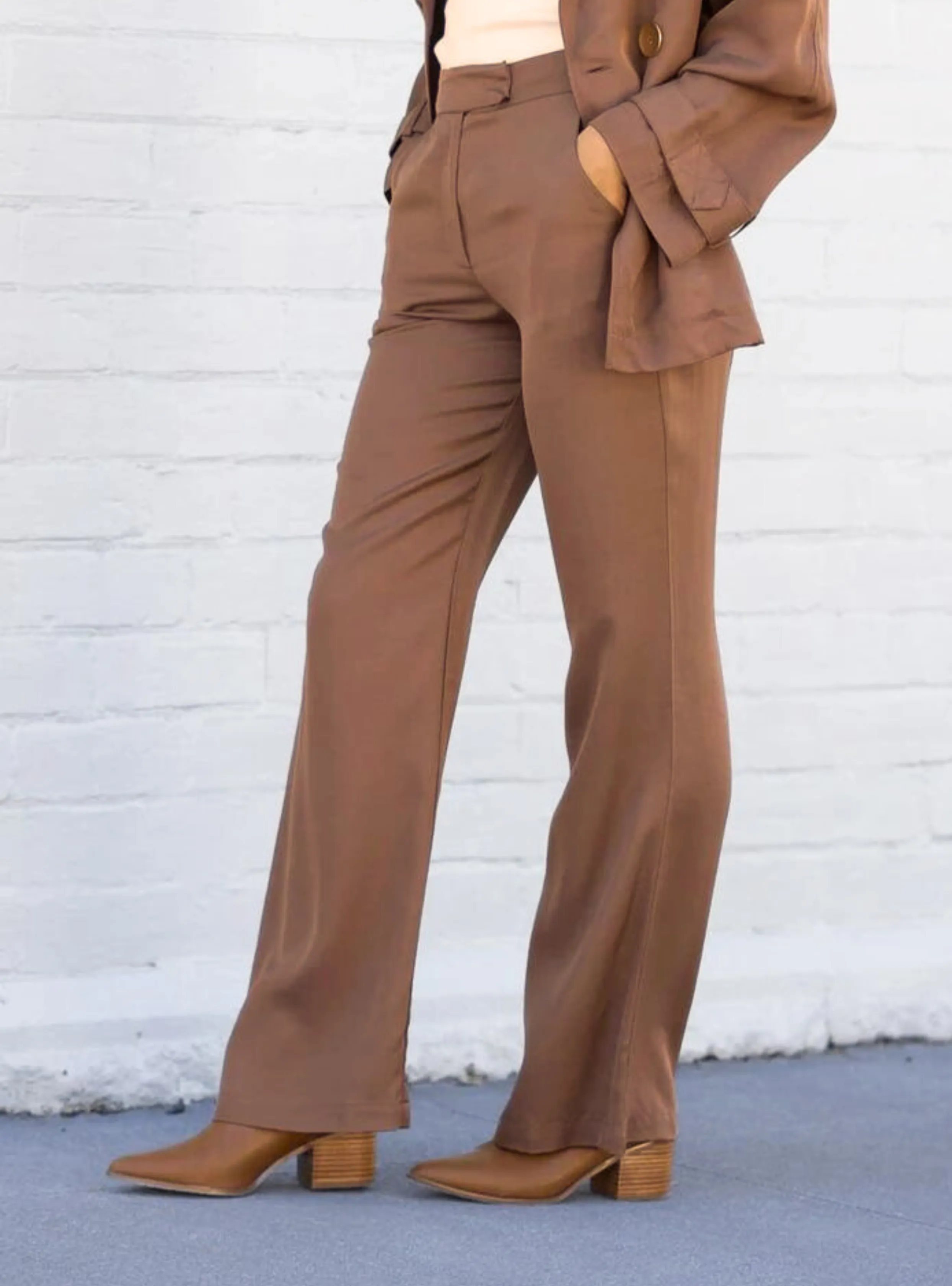 ONE AND ONLY HIGH WAISTED FLARED PANT - Mocha