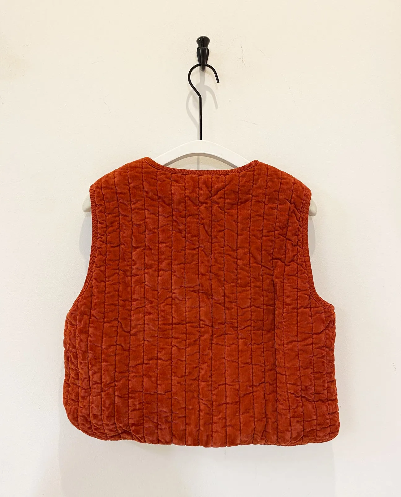 Rutland Organic Cotton Needlecord Quilted Gilet in Burnt Orange